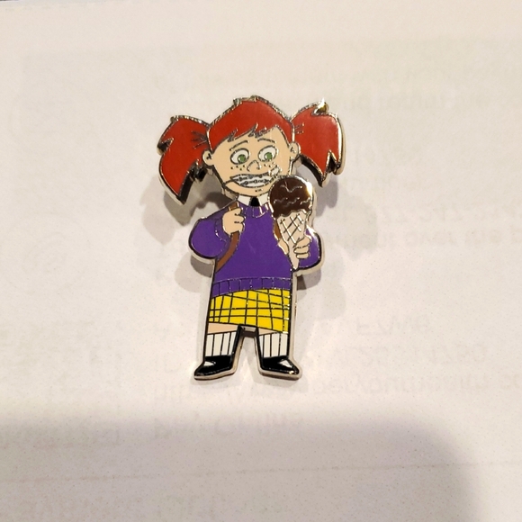 Disney Accessories - Disney Darla Pin Finding Nemo Le 500